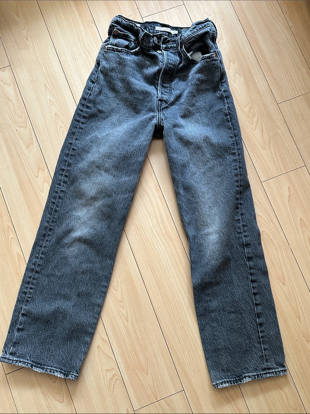 Levi's Women’s Ribcage Straight Ankle Jeans - Washed Black Denim